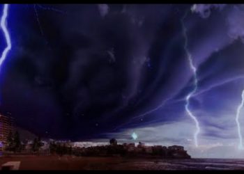 Temporale di intensità record su Bangkok in Thailandia