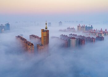 MOSCA, smog letale. Insolita nebbia nella capitale russa