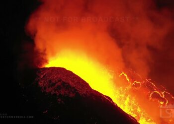 La Palma, Isole Canarie Spagna Vulcano in eruzione, video della lava con drone 4k
