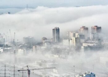 I maggiori aeroporti di Mosca nel caos per nebbia. Persone bloccate anche 11 ore in aereo